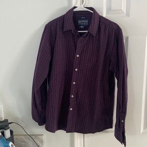 Men’s Medium Navy/Maroon Plaid Button Up Shirt